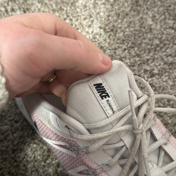 NIKE Women's Quest Pink Foam Running Shoes Size 9.5 - Picture 5 of 6